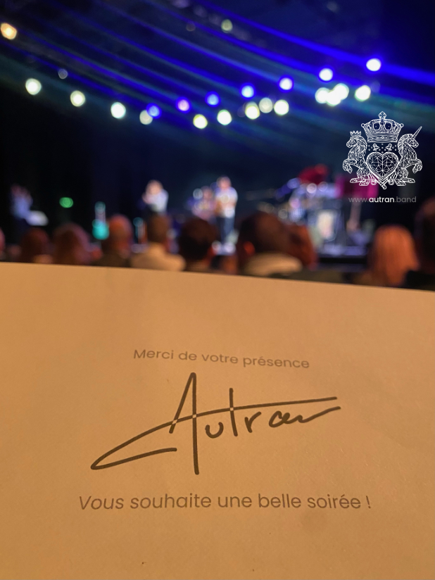 Présent offert par le groupe Autran au concert un temps pour elles à salon de Provence le 8 mars 2024 pour la journée internationale des droits des femmes